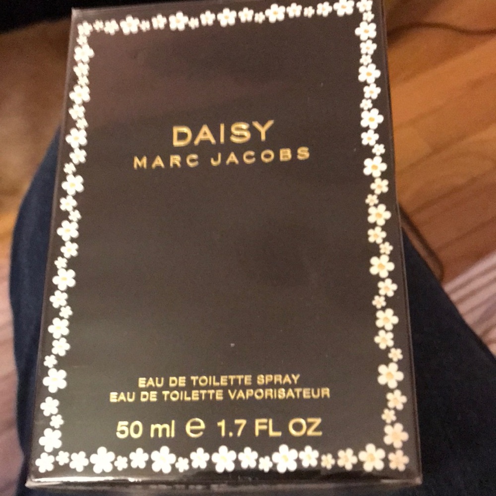 Marc Jacobs Daisy way de toilette spray.  1.7 oz